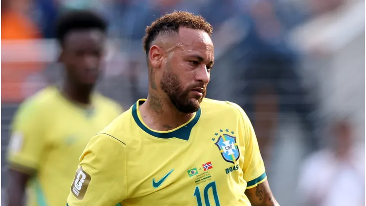 Neymar, atuando pela seleção brasileira (Foto: Justin Setterfield/Getty Images)