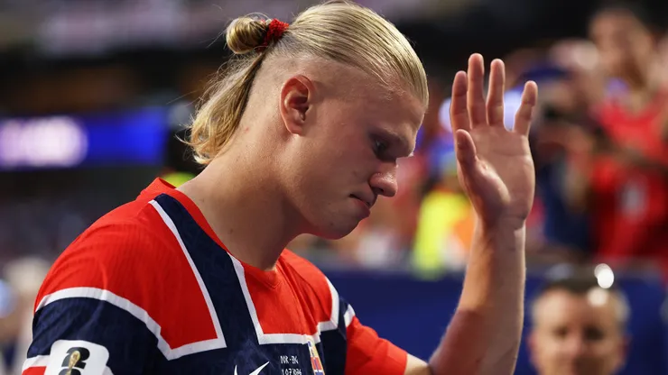 MIAMI GARDENS, FLORIDA - JULY 11: Erling Haaland #9 of Norway reacts after the 1-2 loss during the FIFA World Cup 2026 Quarter Final match between Norway and England at Miami Stadium on July 11, 2026 in Miami Gardens, Florida. (Photo by Buda Mendes/Getty Images)