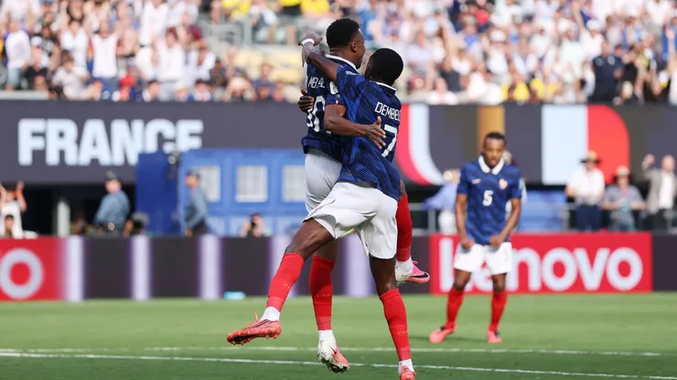 Dupla da França supera 45 seleções em gols na Copa