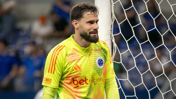 Matheus Cunha em partida pelo Cruzeiro