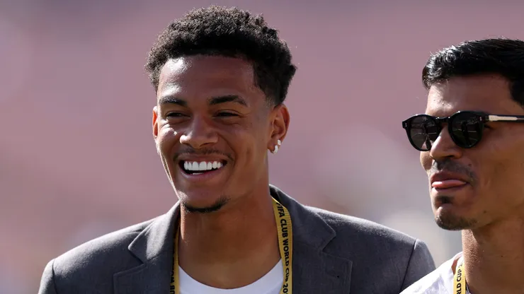 Newton acertou salários com São Paulo e só falta o 'ok' do Botafogo