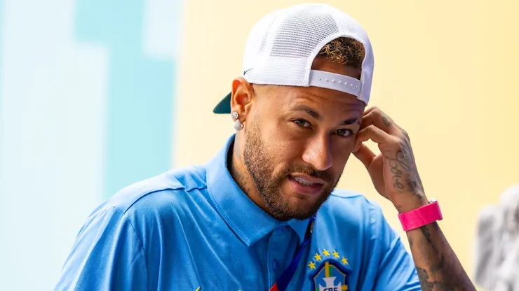 Neymar deve se reapresentar no CT Rei Pelé no próximo dia 17 após disputar a Copa