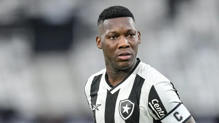 Patrick de Paula está livre no mercado após rescindir com o Botafogo