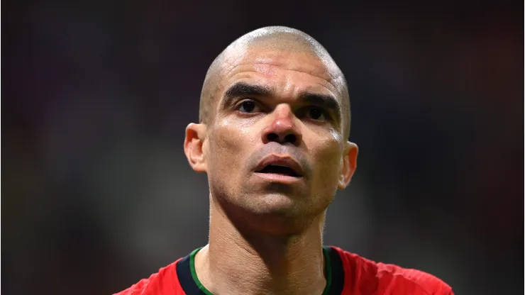 Pepe em campo pela seleção portuguesa.