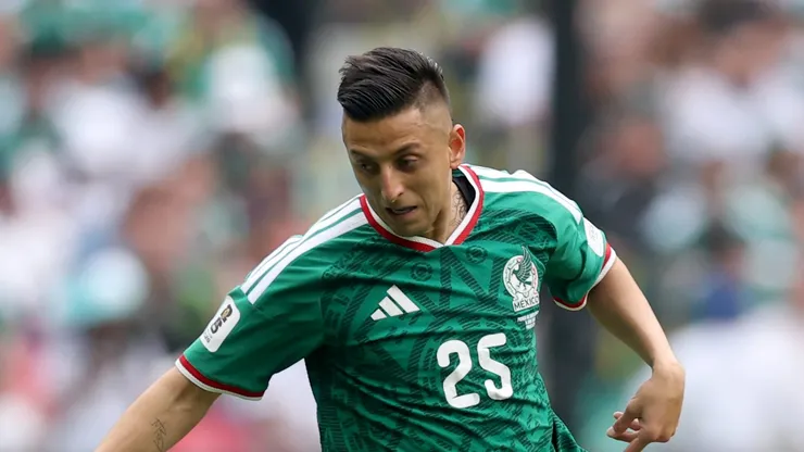 Alvarado vesta o número 25 do México na Copa.