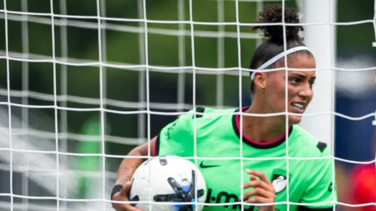 Amanda Gutierres comemora gol - Foto: Reprodução Oficial/bostonlegacyfc
