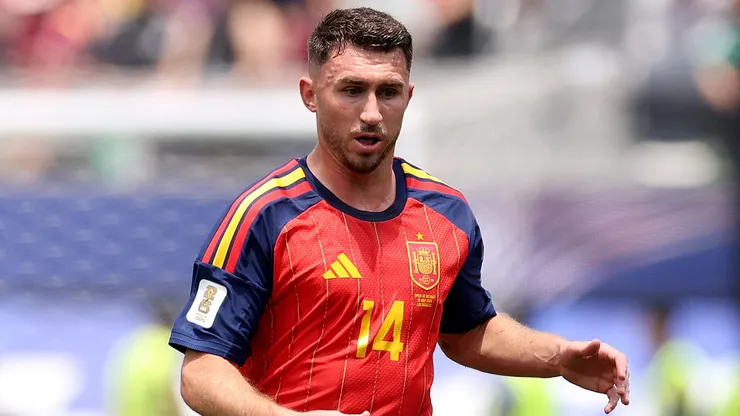Aymeric Laporte é titular da defesa da Espanha (Photo by Carl Recine)