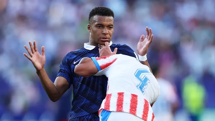 Mbappé foi provocado pelos paraguaios