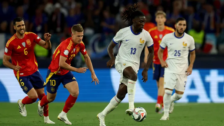 STUTTGART, GERMANY - JUNE 05: Manu Kone of France controls the ball during the UEFA Nations League 2025 semifinal match between Spain and France at Stuttgart Arena on June 05, 2025 in Stuttgart, Germany. (Photo by Alexander Hassenstein/Getty Images)
