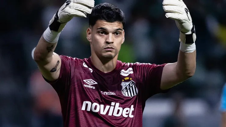 Goleiro tem o futuro incerto - Foto: Mauricio De Souza/AGIF.