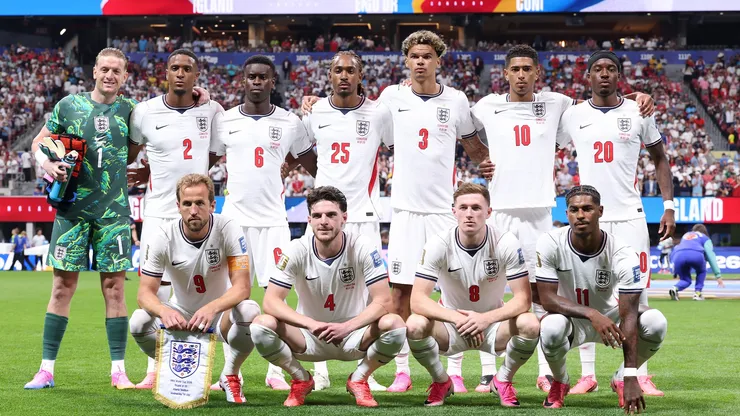 Inglaterra enfrenta o México neste domingo (5)