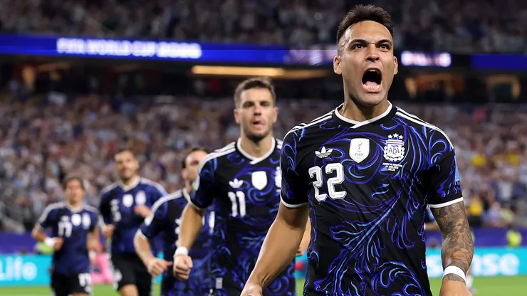 ARLINGTON, TEXAS - JUNE 27: Lautaro Martinez #22 of Argentina celebrates scoring the team's second goal during the FIFA World Cup 2026 Group J match between Jordan and Argentina at Dallas Stadium on June 27, 2026 in Arlington, Texas. (Photo by Luke Hales/Getty Images)