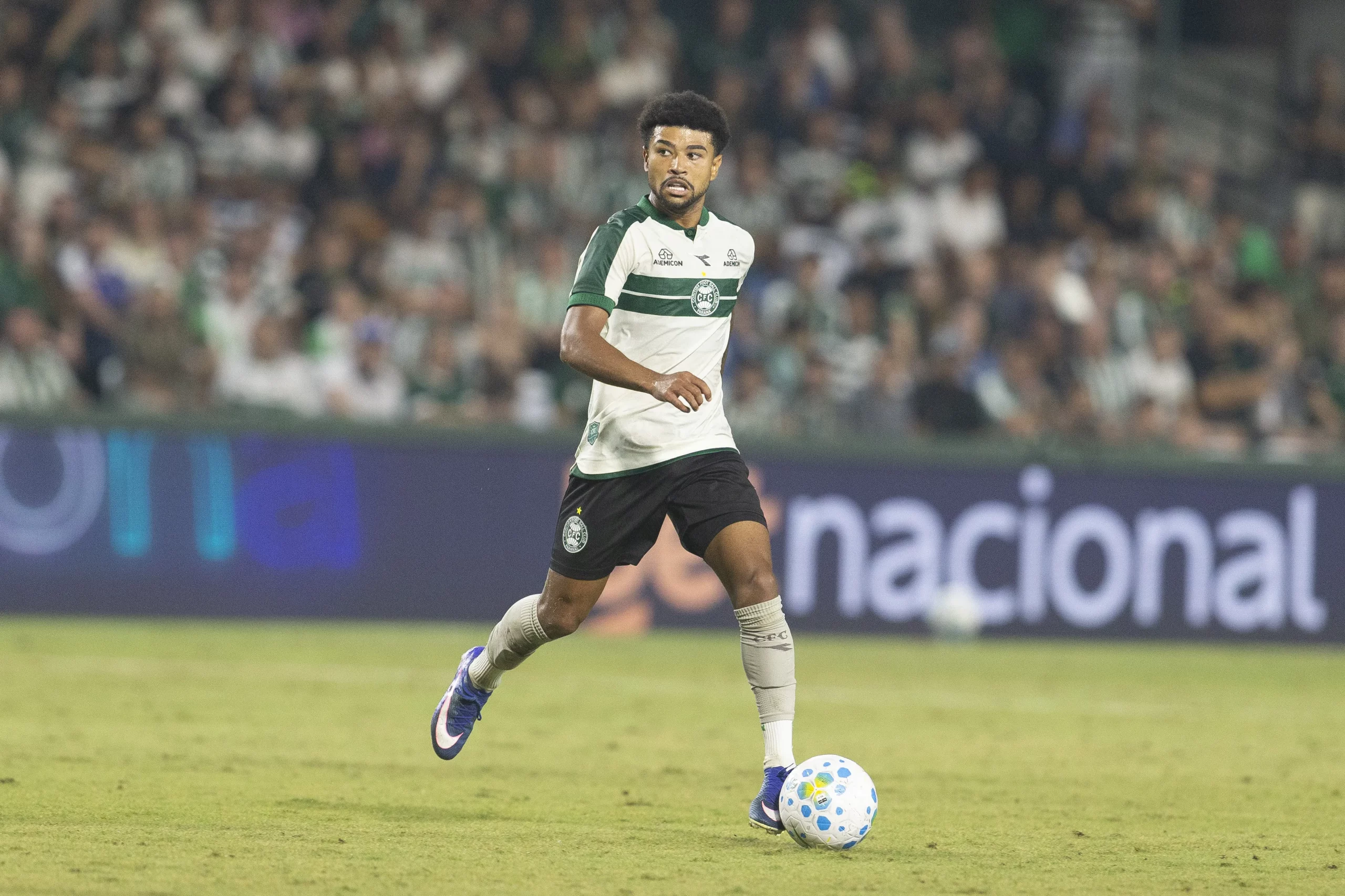 Lucas Ronier. Foto: Hedeson Alves/AGIF