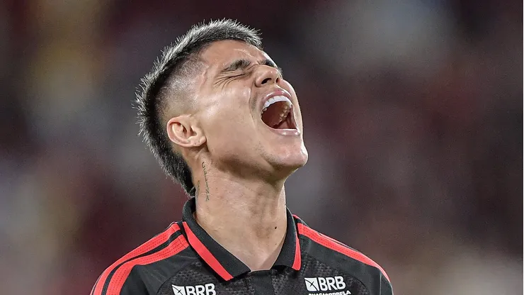 Ao que tudo indica, Luiz Araújo vai permanecer no Flamengo. Foto: Thiago Ribeiro/AGIF