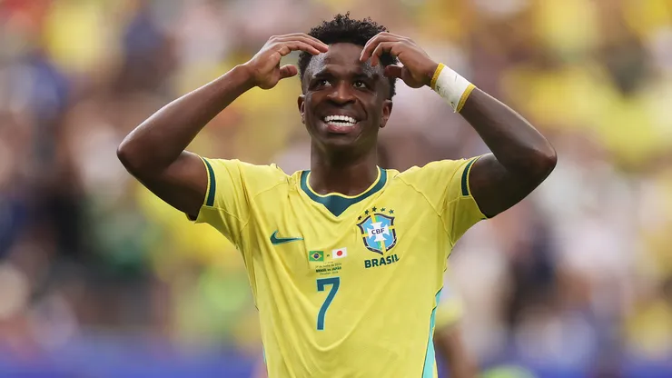 Vini Jr atrai interesse do Bayern de Munique, que busca convencer craque a deixar o Real Madrid. Foto: Lars Baron/Getty Images
